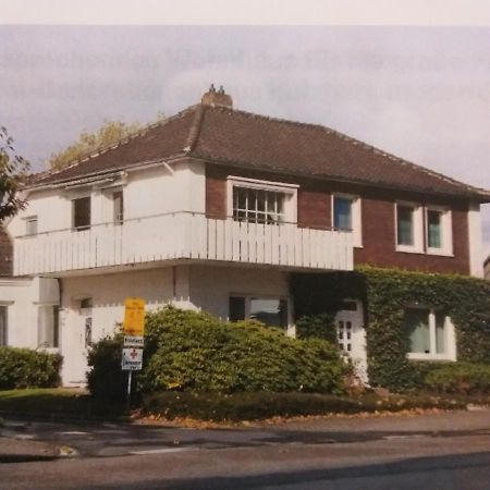 Friesenauster - Grosse Ferienwohnung Fuer Bis Zu 6 Personen Jever Exterior photo