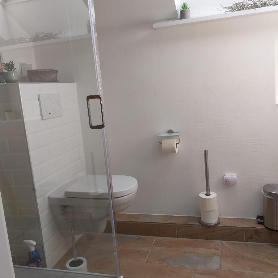 Friesenauster - Grosse Ferienwohnung Fuer Bis Zu 6 Personen Jever Exterior photo