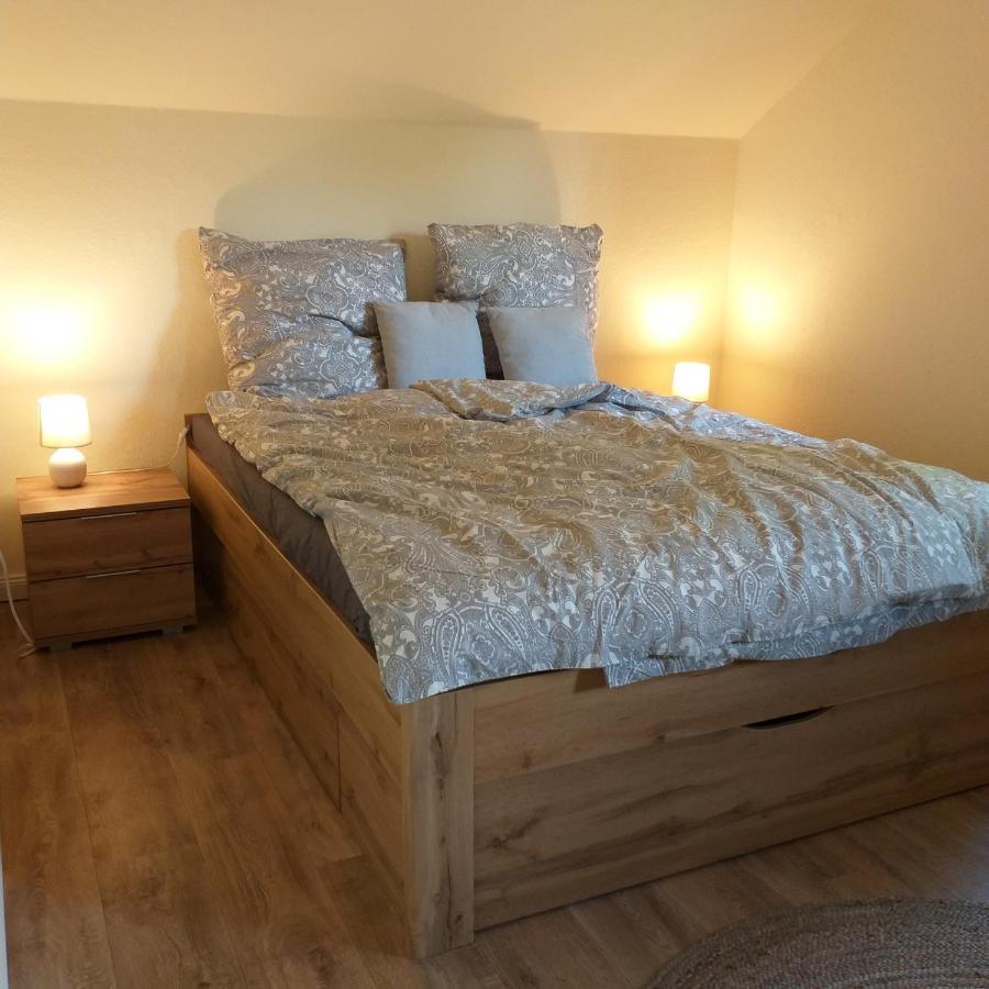 Friesenauster - Grosse Ferienwohnung Fuer Bis Zu 6 Personen Jever Exterior photo